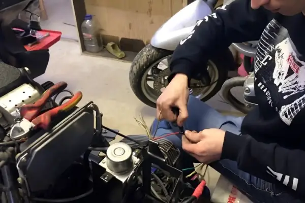 بررسی باتری بسترن و نکات افزایش طول عمر آن